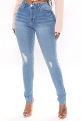 Meet Me Slimming High Rise Skinny Jeans - Light Blue Wash Ins Street